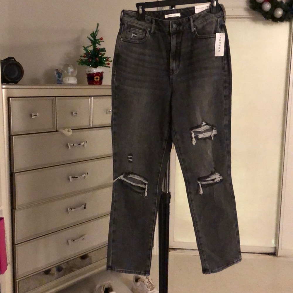 *ON HOLD* Pacsun ripped mom jeans (buy2get2free)